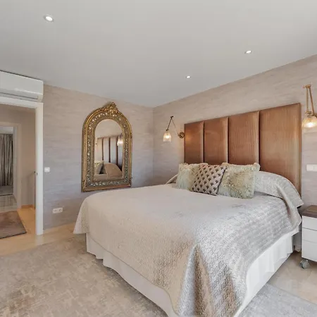 Beautiful 4b Townhouse