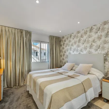 Beautiful 4b Townhouse *